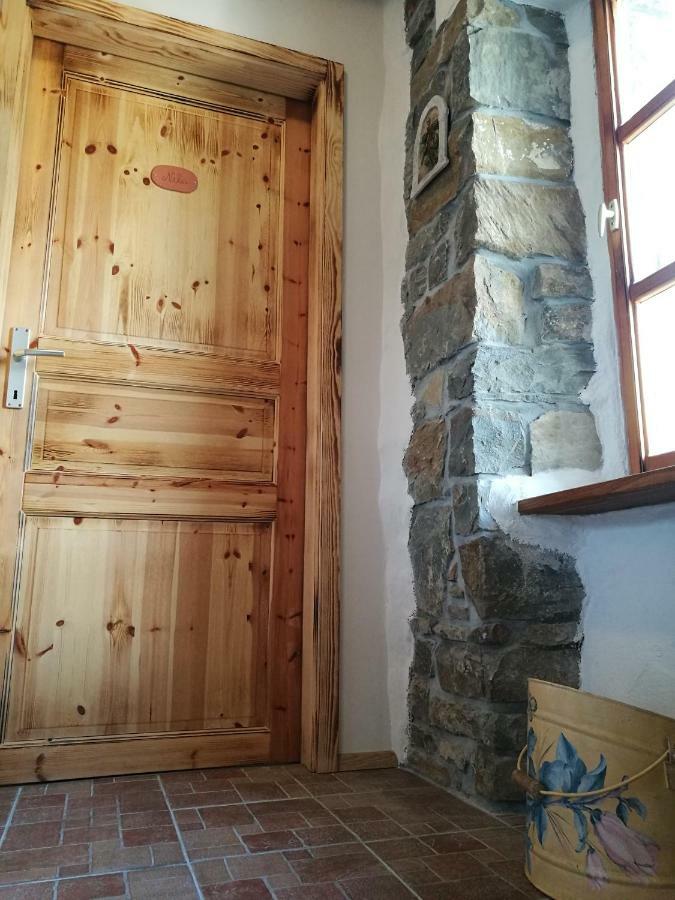 Wine House Rakar Guest House Gracisce Exterior photo